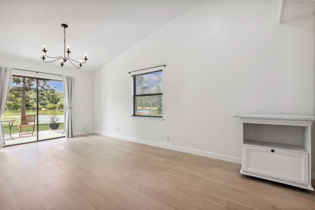 Foto del edificio - 175 E Lakemont Dr