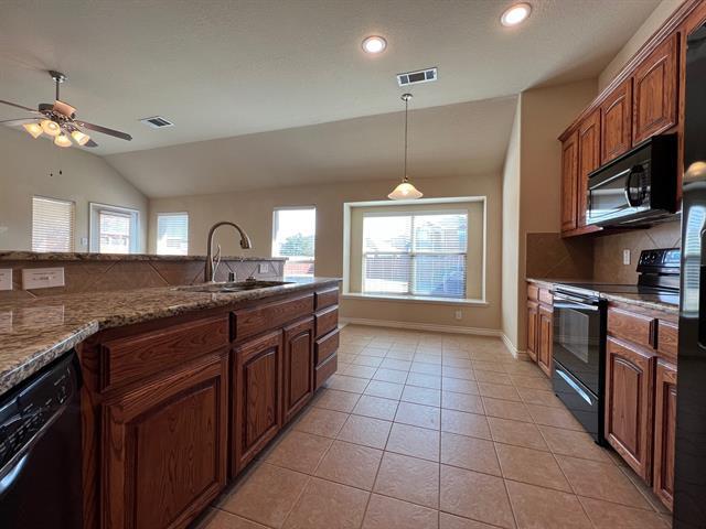 Building Photo - 1212 Red Dr