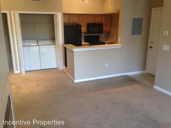 Foto del edificio - 8300 Elm Park Dr