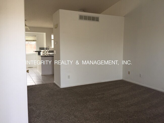 Building Photo - 4 Bed/ 3 Bath, 1741 Sqft - 10359 Woodrose ...