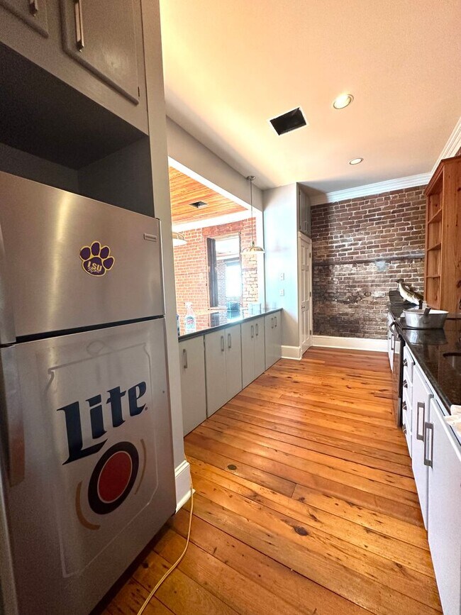 Foto del edificio - 3BR 2BA 3rd Street Downtown