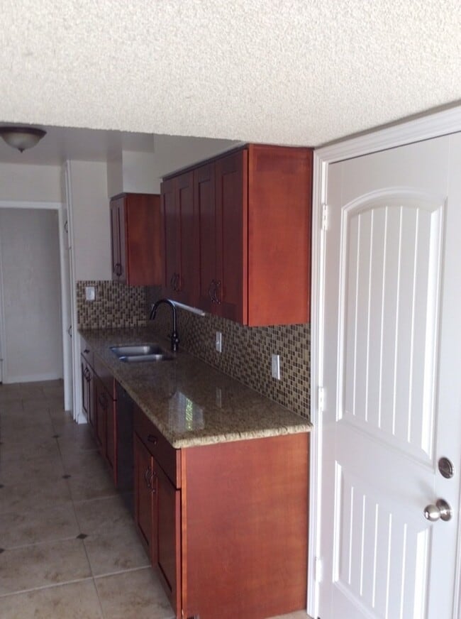 Building Photo - Beautiful home. Apply today!