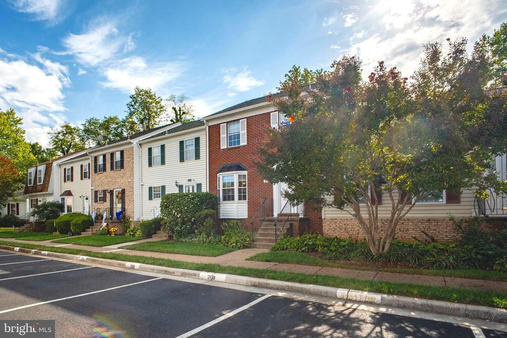 Primary Photo - 208 Fairfield Dr