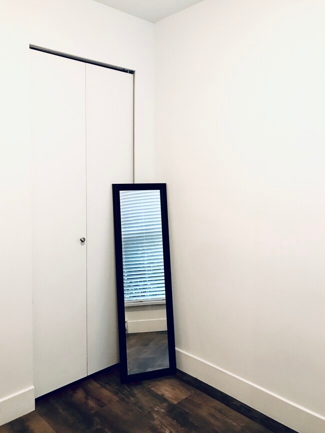 Photo du bâtiment - Kie's Place – Modern West End Living with Magnificent Views