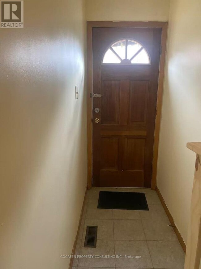 Photo du bâtiment - 243 Shawnee Cir