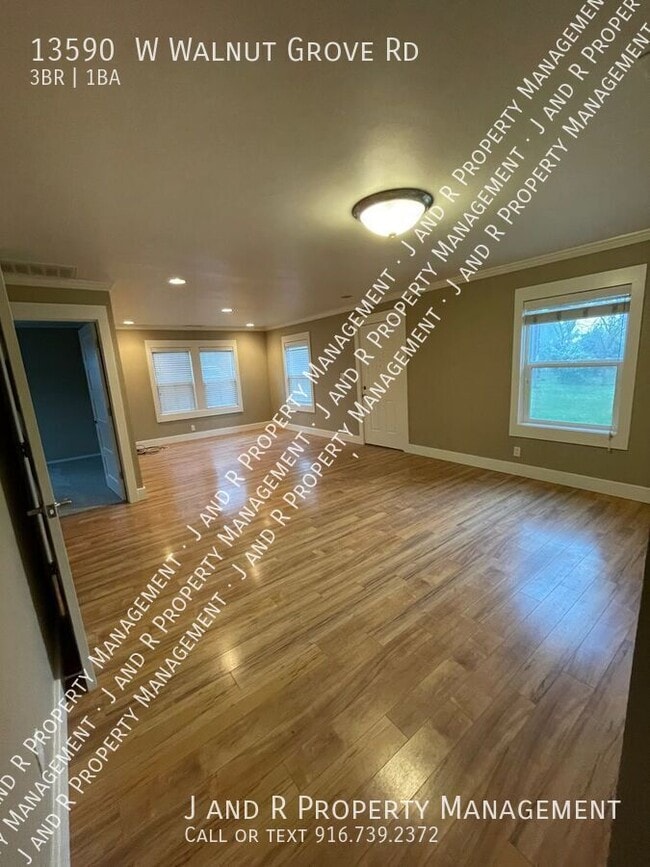 Foto del edificio - 13590 W Walnut Grove Rd