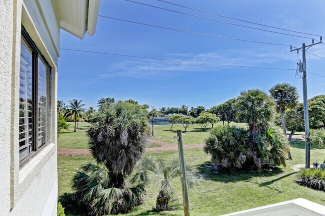 Building Photo - 460 Bella Vista Ct N