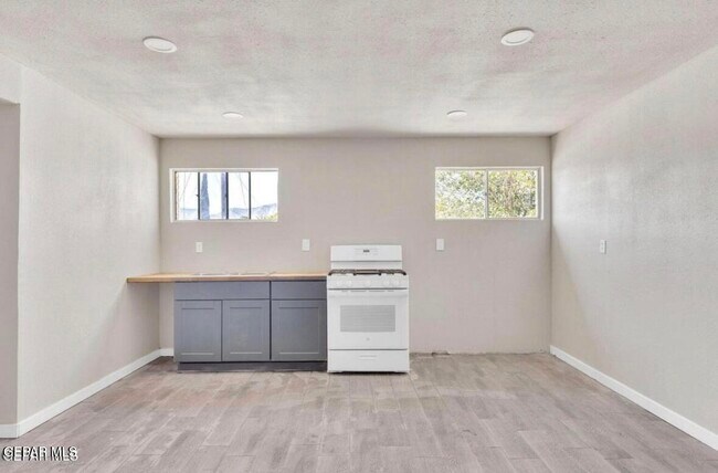 Building Photo - 8827 Mt Elbert Dr