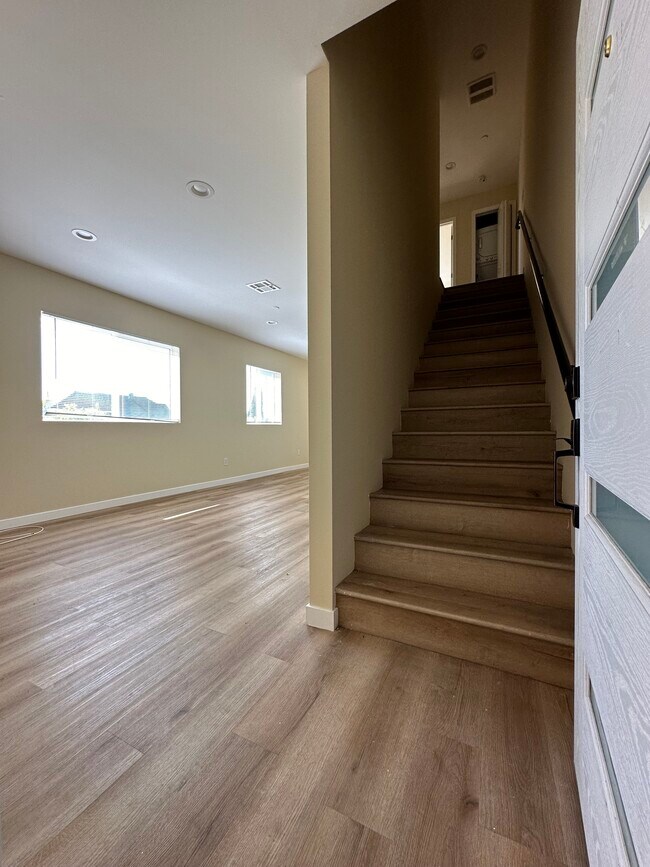 Foto del edificio - 1002 E 33rd St