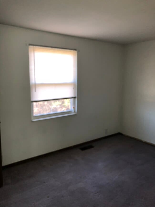 Building Photo - 5438 Basore Rd