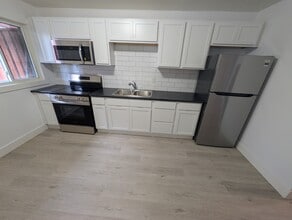 Building Photo - 105 Pinecrest Dr