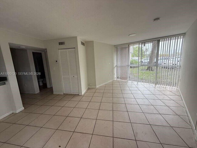 Foto del edificio - 6995 NW 186th St