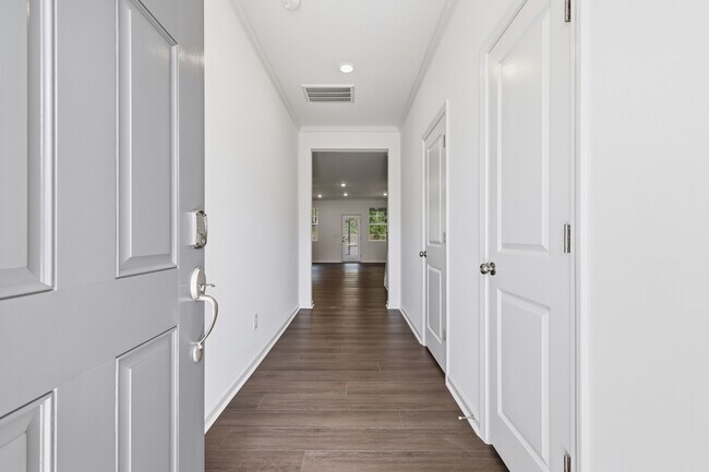 Foto del edificio - 216 Deercroft Dr