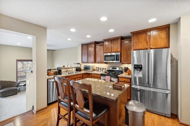 Foto del edificio - 5021 Dunkirk Pl N