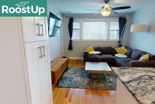 Foto del edificio - Furnished Private Bedroom in East Boston
