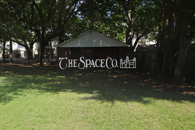 Foto del edificio - 1144 Crull Dr