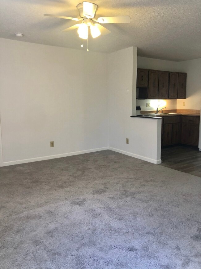 Building Photo - 1001 Danwood Ln