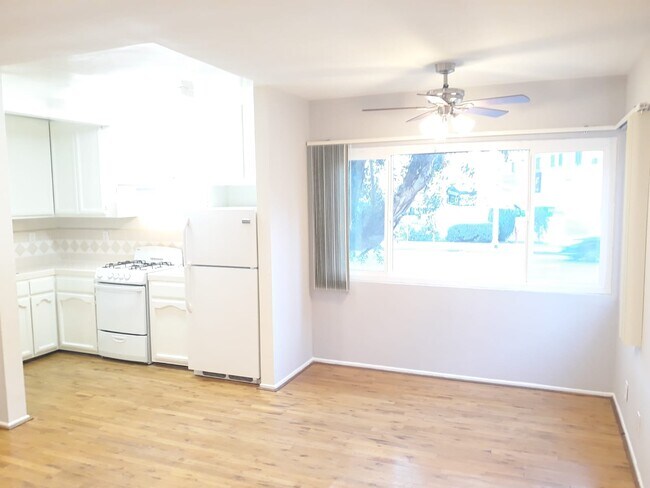 Building Photo - 3011 Rowena Ave