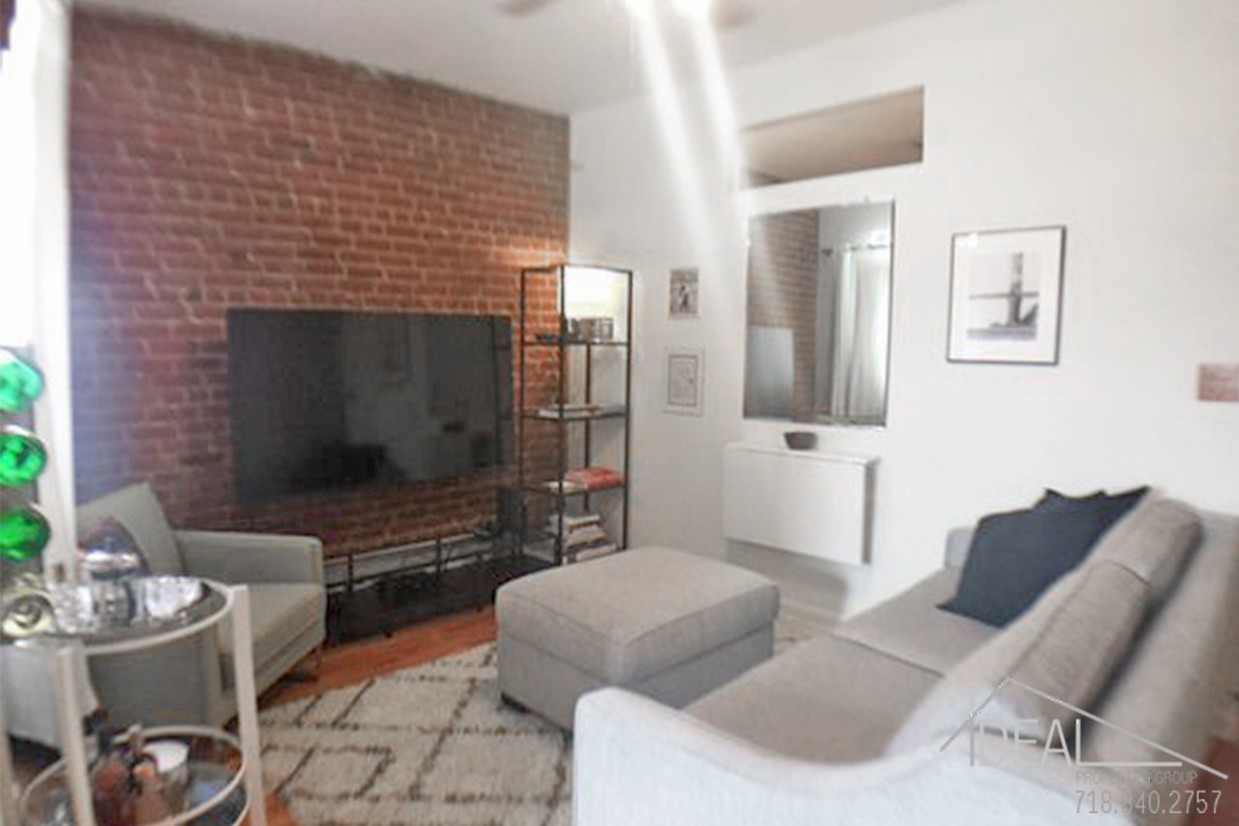 Primary Photo - Park Slope 1 Bedroom w/ Balcony &amp; Laundry