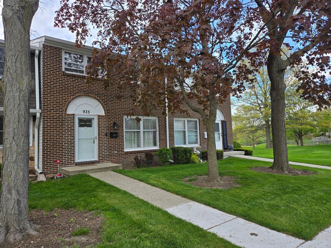 Foto principal - 935 Banbury Ct
