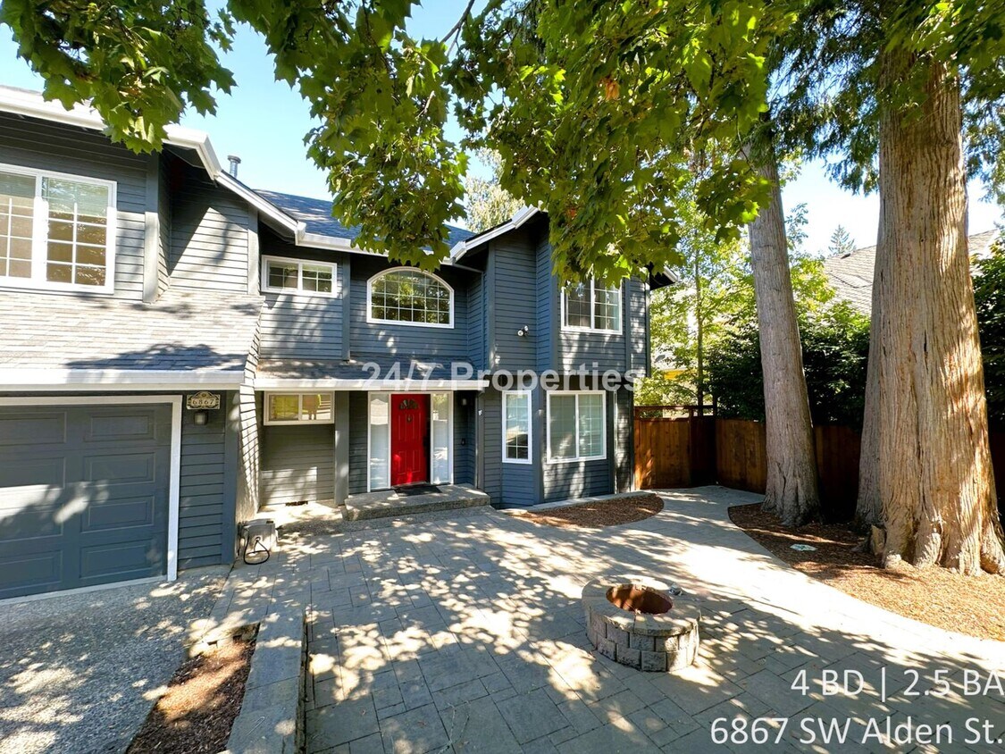 Primary Photo - HOLIDAY SPECIAL! $600 off December rent! L...