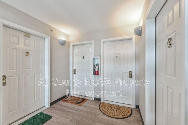 Foto del edificio - 8511 Falls Run Rd