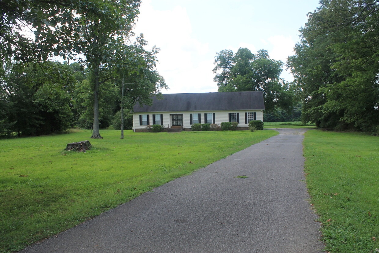 1252 W Main St, Brownsville, TN 38012 House Rental in Brownsville, TN