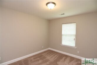 Building Photo - 20 Parkview Ln