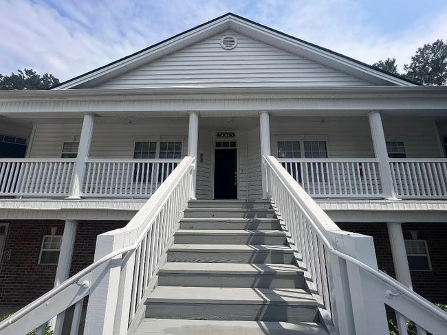 Building Photo - 5063 Glenbrook Dr