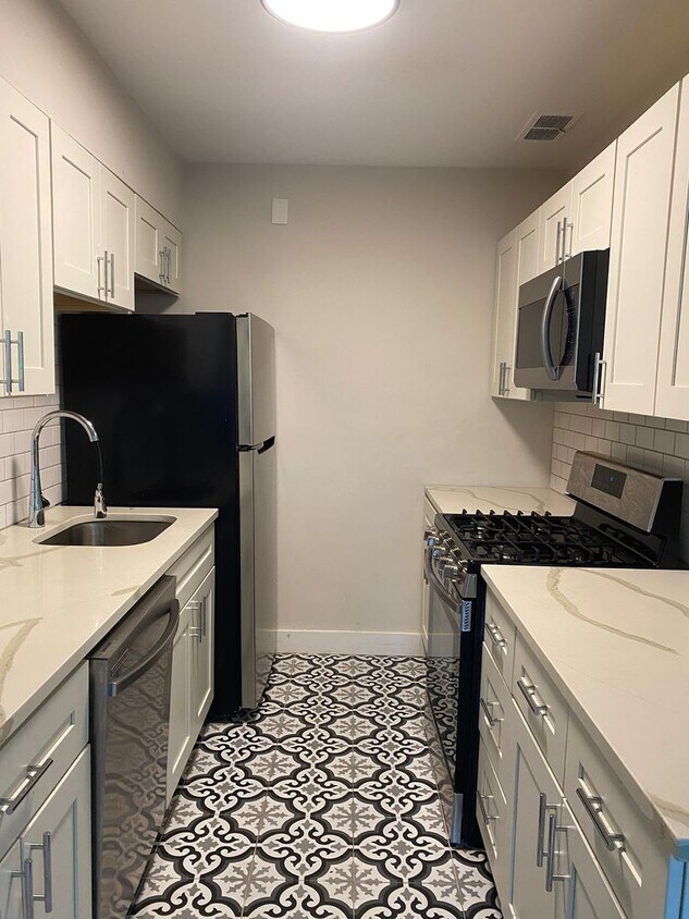 Foto principal - Beautiful 3Bed/1Bath in the Grove