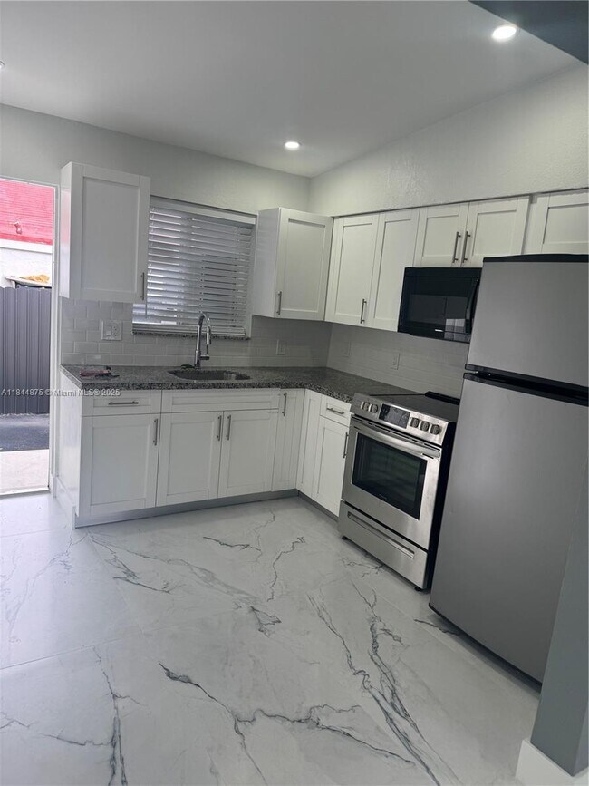 Foto del edificio - 4315 NW 24th Ave