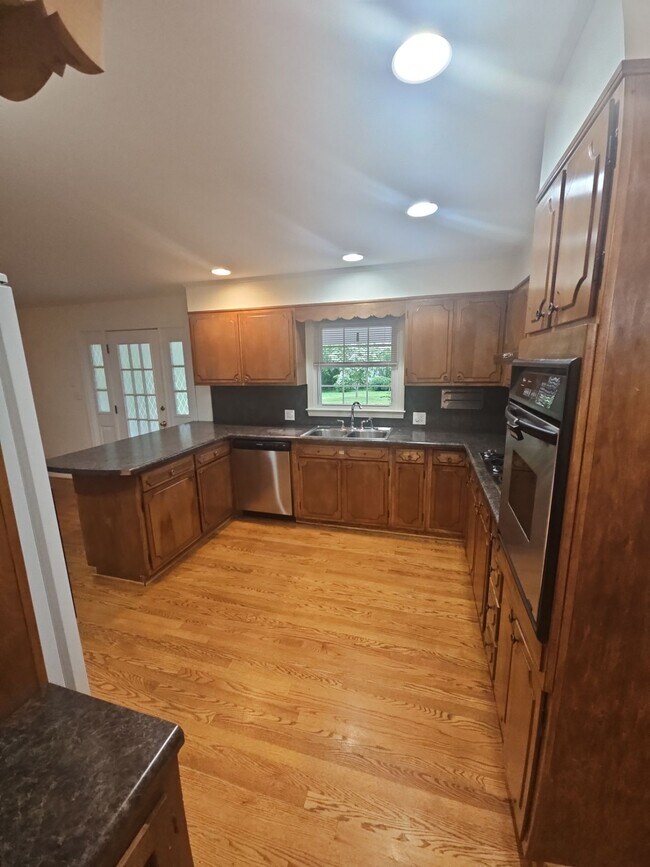 Foto del edificio - 1030 N Maple Ave
