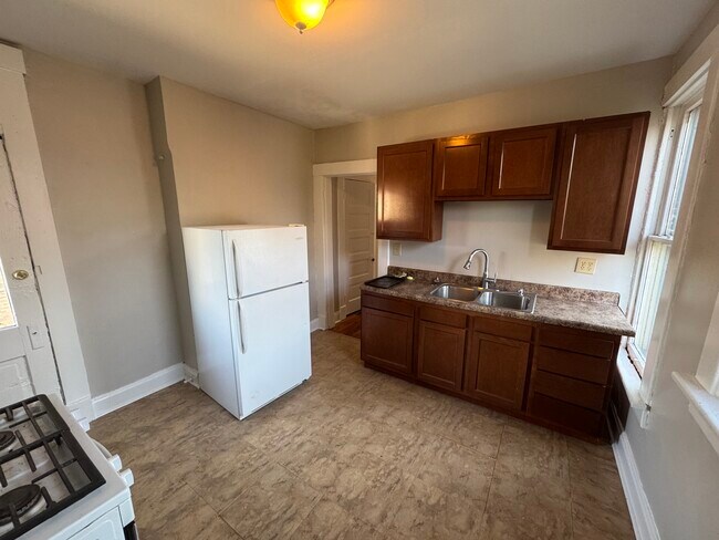 kitchen - 836 Harrison Ave