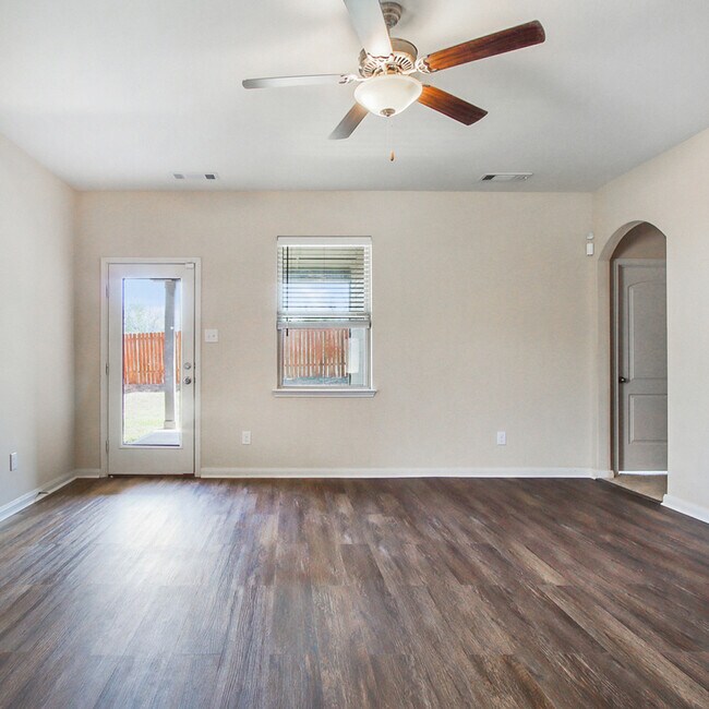 Building Photo - 5932 Garnet Hill Ln