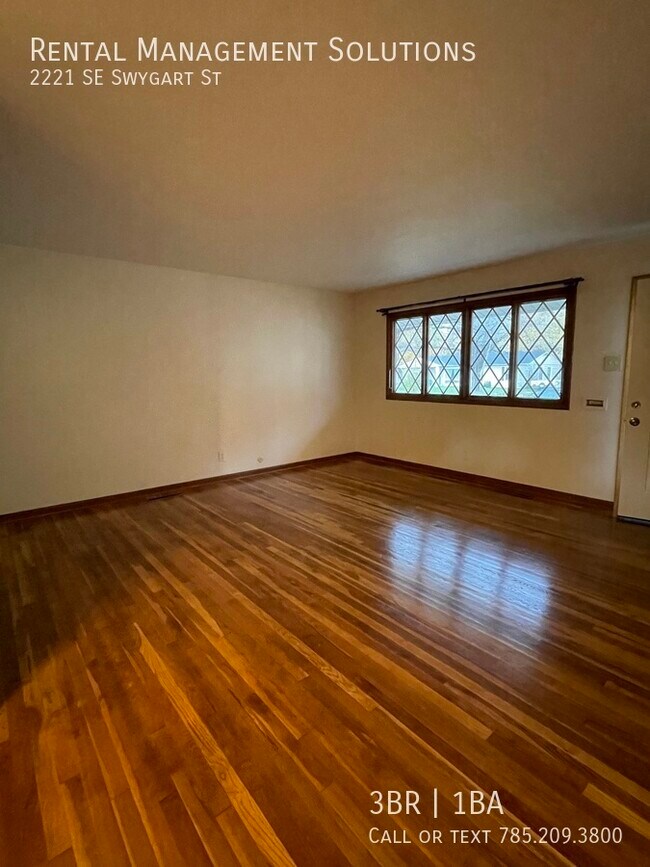 Building Photo - 2221 SE Swygart- 3 BED/1 BATH