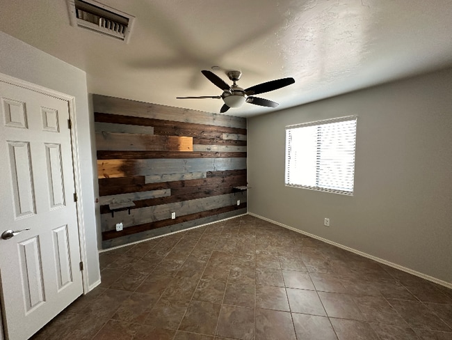 Foto del edificio - 3237 N Stone Ave