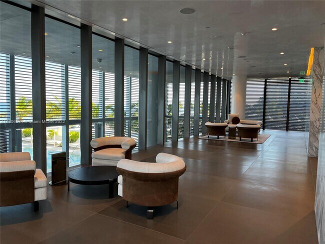 Building Photo - 2000 S Ocean Dr