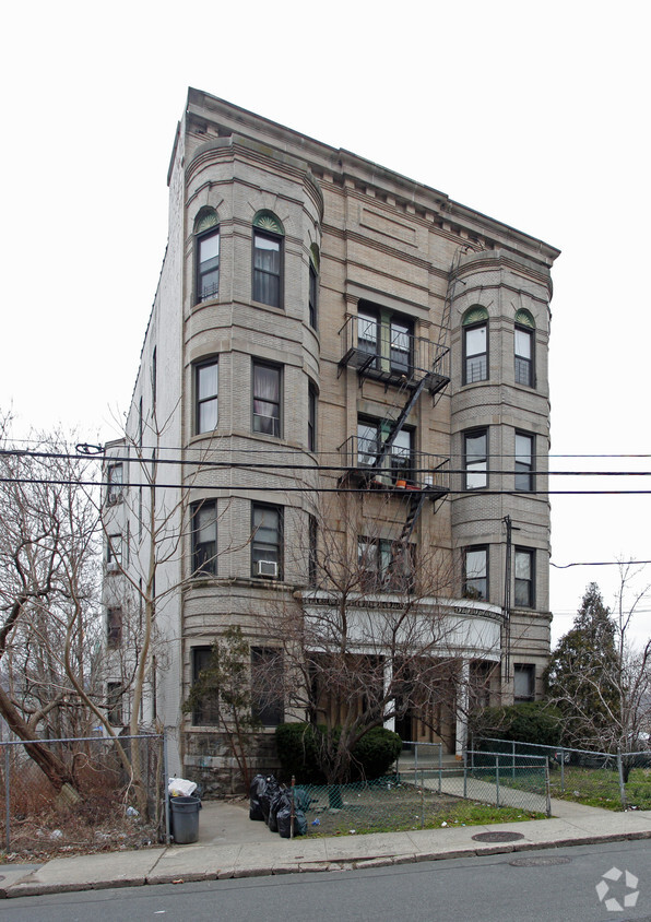 Building Photo - 87 N Broadway