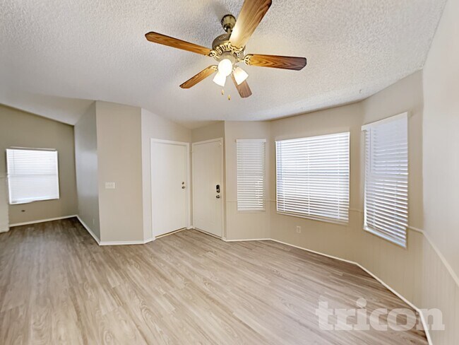 Building Photo - 528 Dutchman Ave