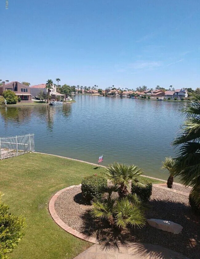 Foto del edificio - 3373 E Tanglewood Dr
