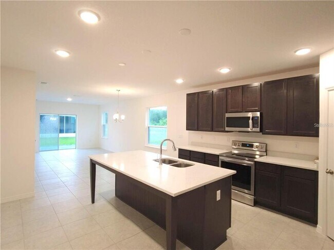 Foto del edificio - 4428 Desert Rose Ave