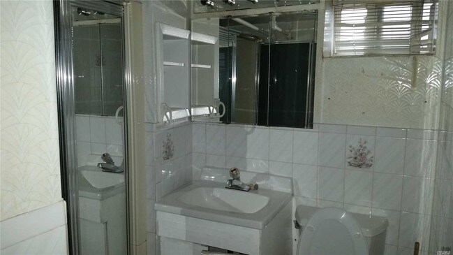 Foto del edificio - 81-34-81170 170th St