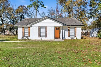 Building Photo - 23567 Pine Forest Dr