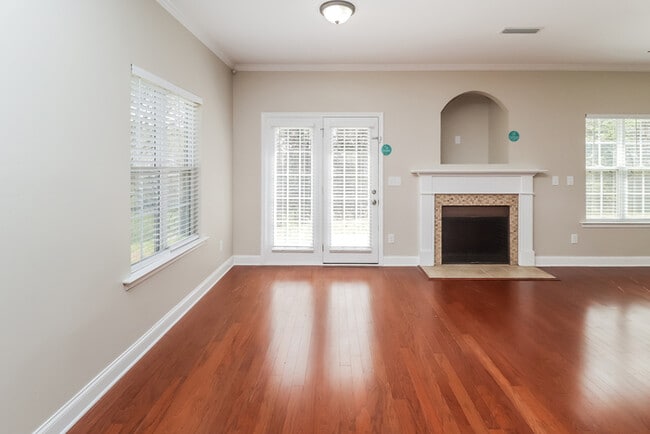 Building Photo - 13748 Cedar Pond Cir