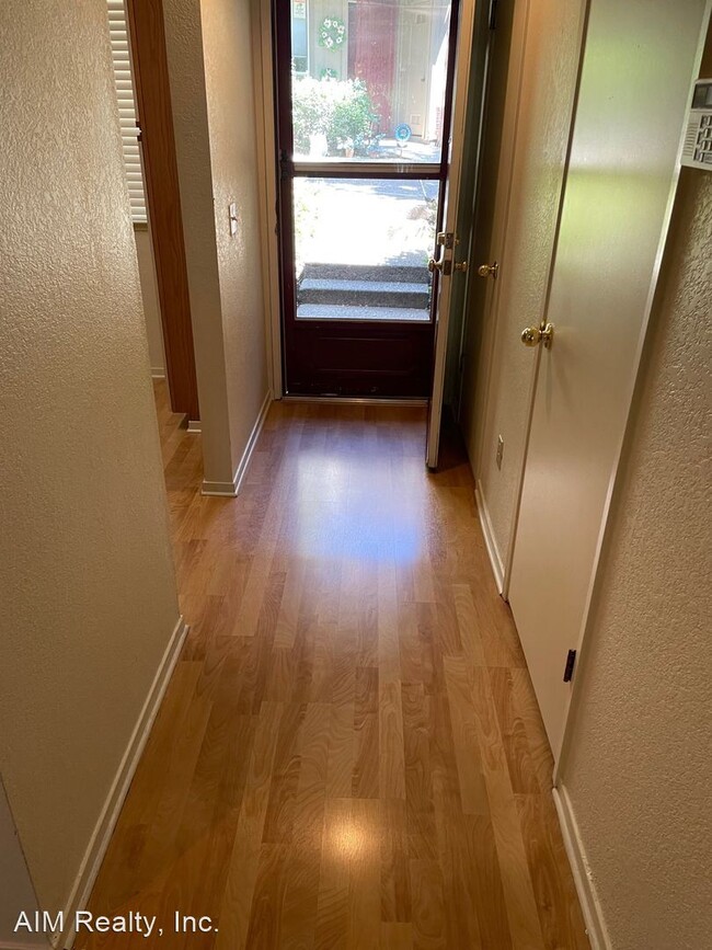 Building Photo - 2 br, 2.5 bath House - 9124 MADISON GREENS...