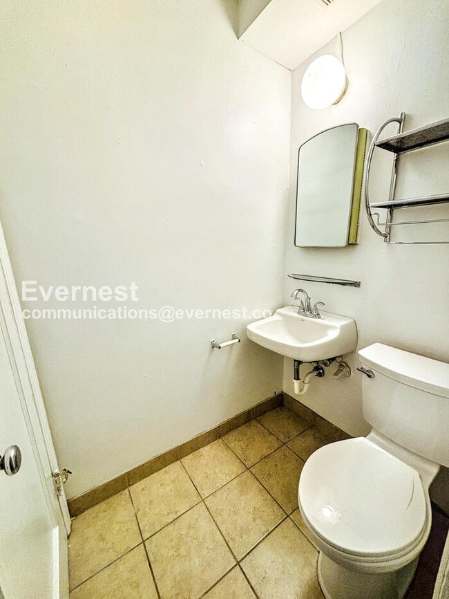 Building Photo - 135 Mathews St