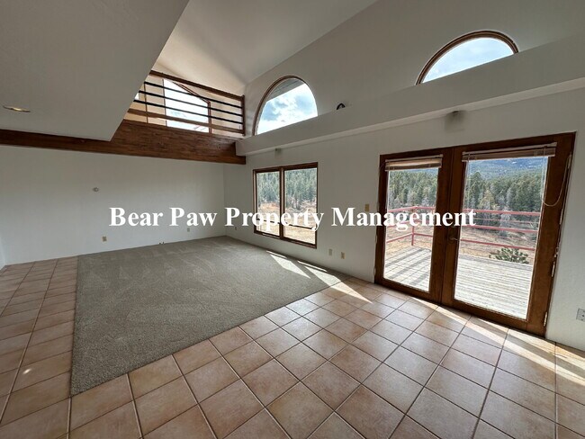 Foto del edificio - "Charming 1-Bedroom Duplex Retreat in Scenic Conifer!"