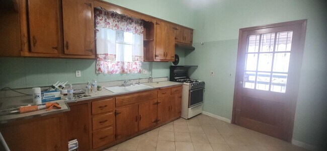 Foto del edificio - 6807 Smith Ave