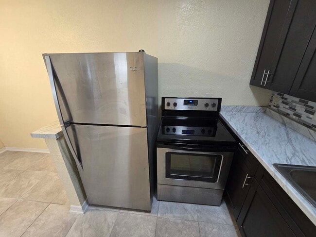 Building Photo - 7215 Bailey Ct