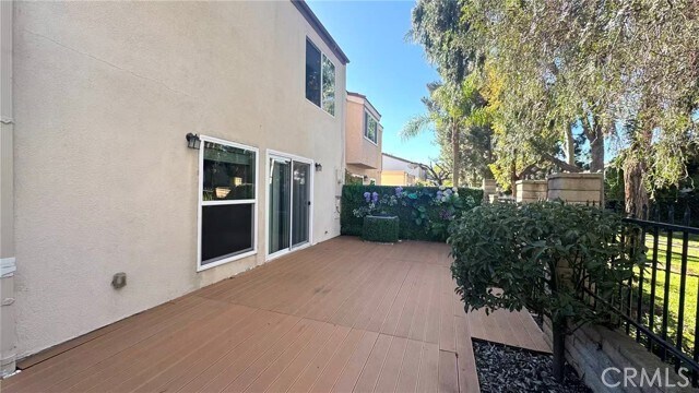 Foto del edificio - 16 Willow Tree Ln